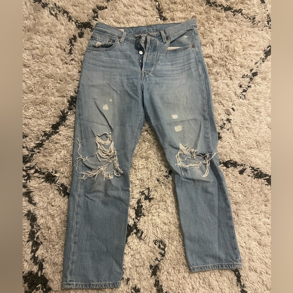 501 Levis- light wash distressed